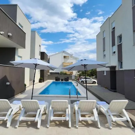 The Palms Luxury Pool Aparthotel Novalja Exterior foto
